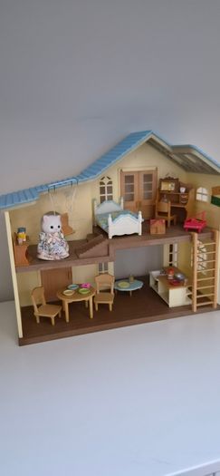 Sylvanian Bundle with Light Up House