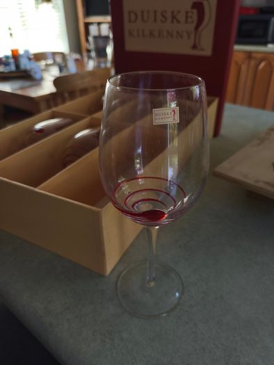 Duiske Kilkenny Red Fusion 6 stunning Red wine glasses New and boxed