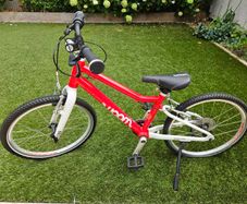 Red Woom 4 Kids Bike Barely Used for Boys and Girls