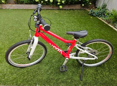 Red Woom 4 Kids Bike Barely Used for Boys and Girls