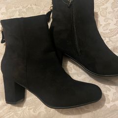 Black Ankle Boots- Size 40 - 7cm Heel - Side Zip