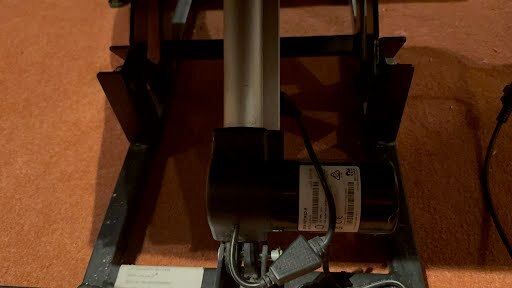 Lift and rise electric recliner arm chair