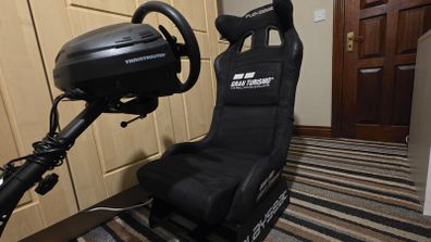 Playseat Evolution PRO Alcantara 'GT Edition' + Thrustmaster T300 RS GT
