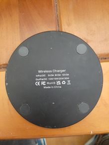 Wireless phone charger