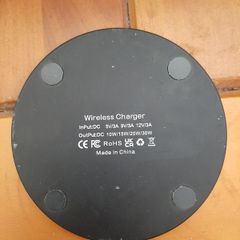 Wireless phone charger