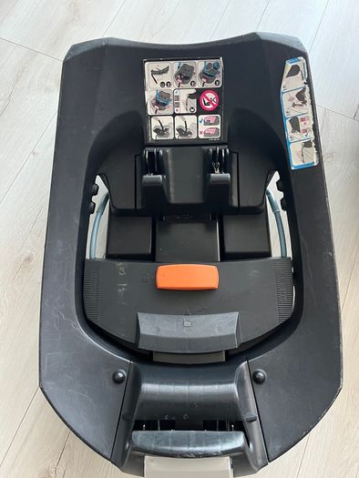 Cybex Aton Q Baby Car Seat + ISOFIX Base - Good Condition