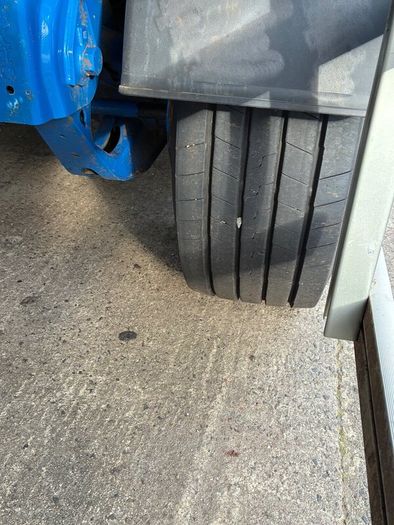 Flat trailer
