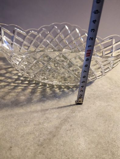 Lagrge Ovel Crystal Bowl As Center Pice.