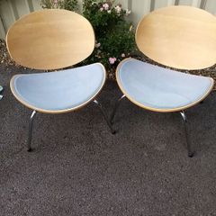 2 Oversized shell chairs