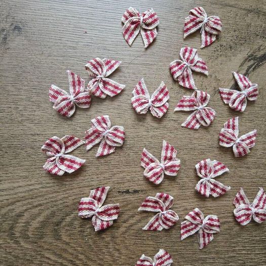 Christmas mini bows - beige and red