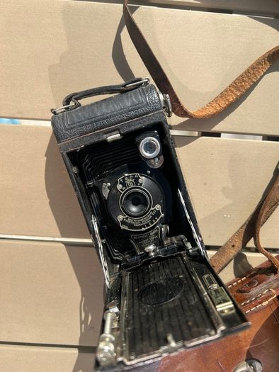 Vintage 1920s Kodak No. 1A Pocket Folding Camera with original leather case