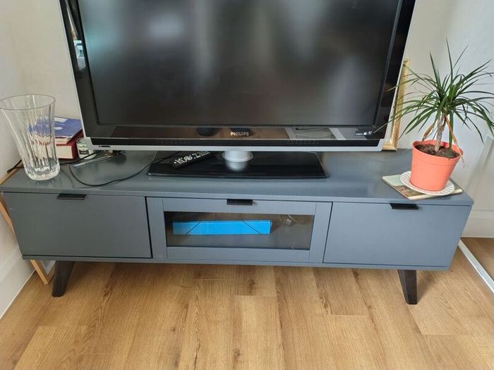 Tv stand