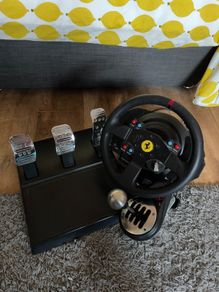 Thrustmaster T300RS  Bundle