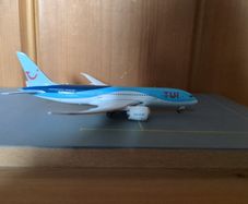TUI Boeing 787-8 1/400 scale