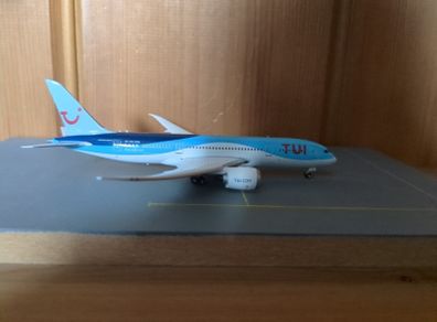 TUI Boeing 787-8 1/400 scale