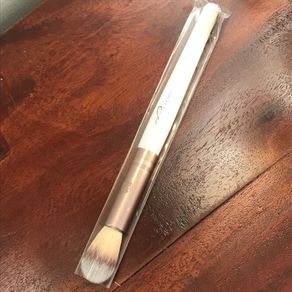 Luvia Face Definer Brush - New