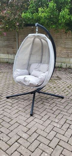 Garden swing seat