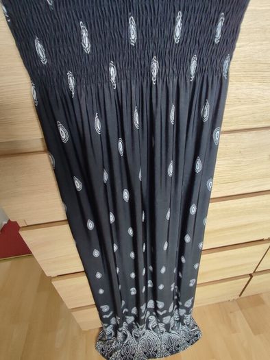Size M/L (12-14) Maxi dress