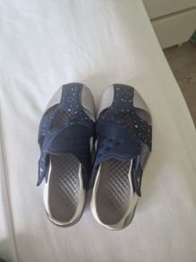 Nike sandals Junior 10.5