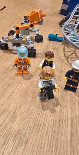 lego city deep space rocket and launcher