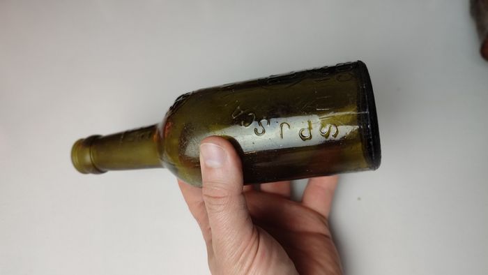 252 - Vintage Green Glass PJ Scanlan and Co Free State Smith Street Cork Collectible Decorative Beer Bottle