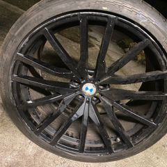 X5 alloys  with perfect tyres 1 needs welding