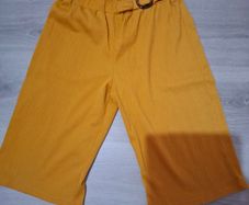 Girls trousers size 6-7 years