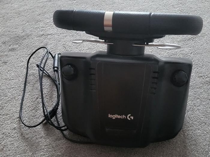 Logitech G920 wheel + pedals