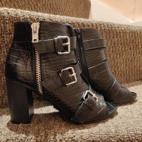 Black ankle sandals , size 40
