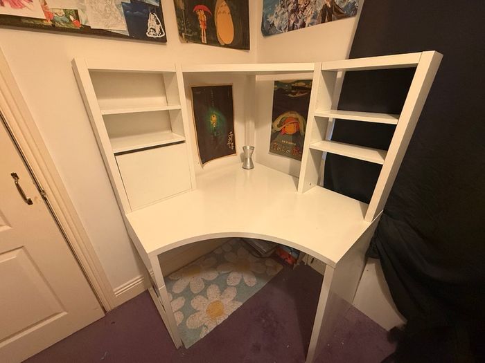 Corner desk with Shelves