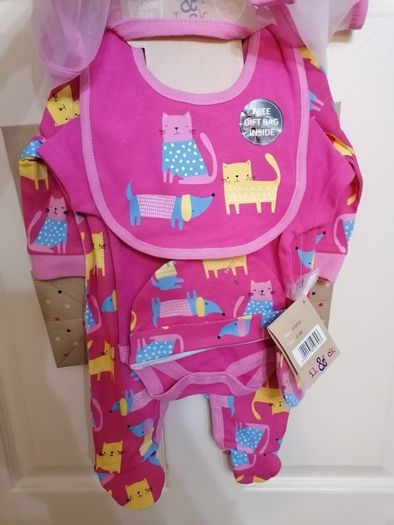 0-3 months 5 piece gift set NEW