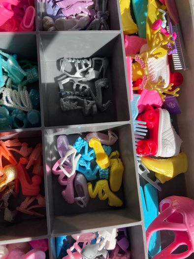 Barbie clothes, shoes, bags, jewellery and accessories
