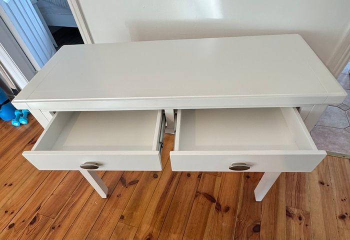 Alaska Dressing Table