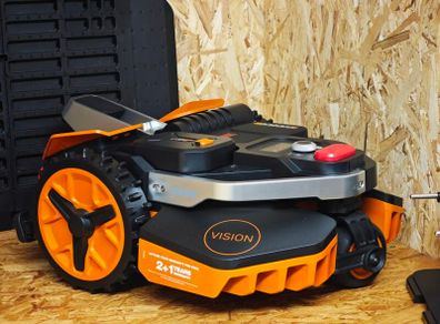 Sale!! Worx Landroid Vision L1600 WR216E Robot Mower - Complete Kit!