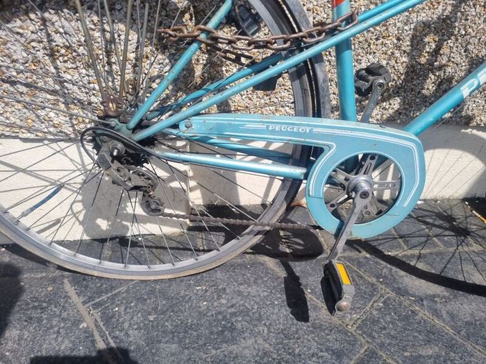Old racer  needs fixing