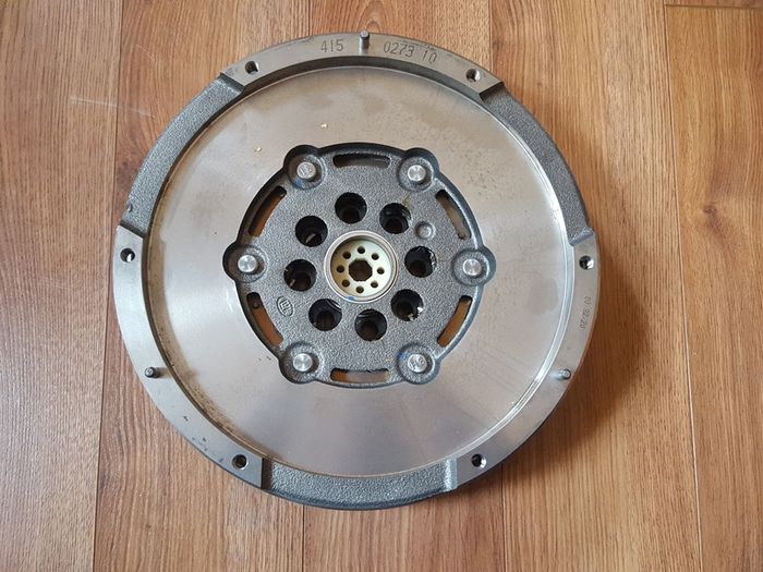 2.0 CRDi Complete clutch kit with dual mass flywheel KIA Sportage Carens II III Ceed Magentis HYUNDAI i30 Tucson Sonata