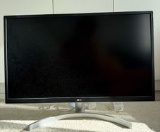 LG Monitor 27"