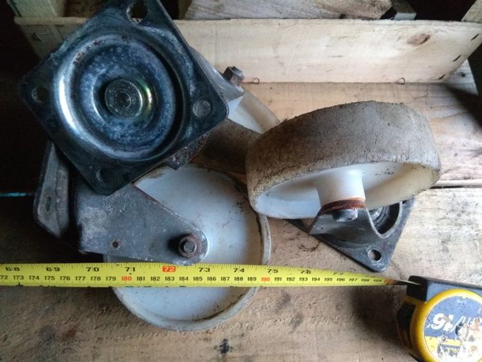 Swivel castor wheels 360 degrees