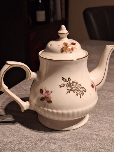 Teapot/China Ruby Wedding Teapot .. Heavly Reduced