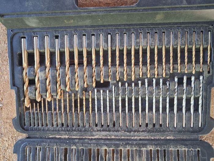 Drill bit set