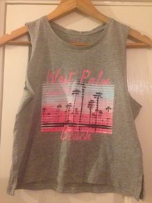 Grey sleeveless tshirt