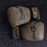 Retro e Wonder 10oz Boxing Gloves Image 5