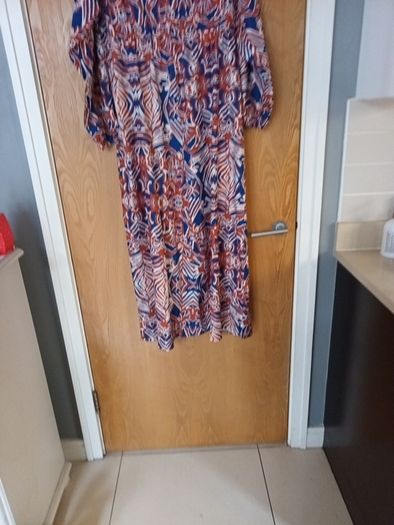 Dress. S. XL 16.  New - No Tag.