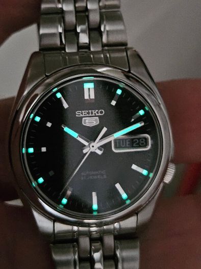 Watch Seiko 5 Automatic.
