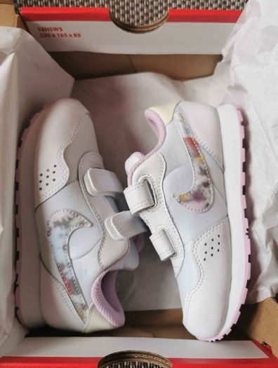 Girl's NIKE runners NEW size UK 7.5 and UK 9.5