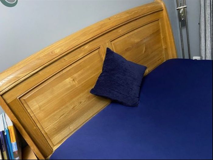 Oak Bed