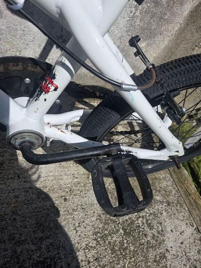 Apollo force 18 white BMX kids bike