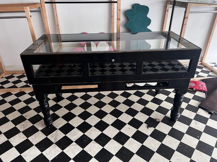Lockable Display Table Jewellery