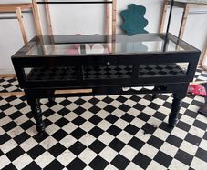 Lockable Display Table Jewellery