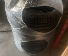 245/35 R19 93Y Tyres x4